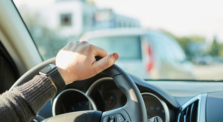 Cụt một bàn tay có được phép lái xe ô tô không?