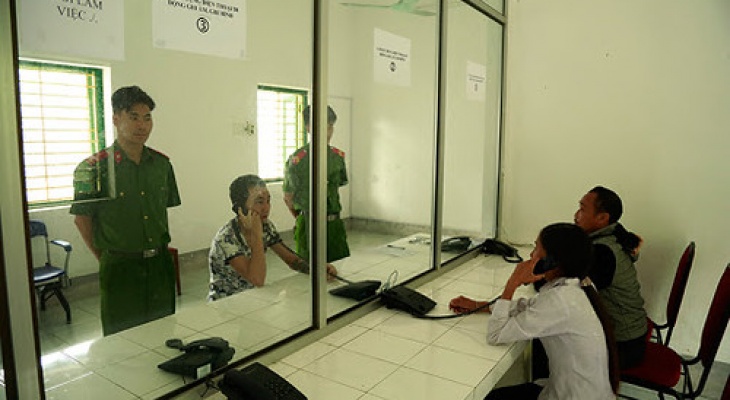 Khi thăm gặp người bị tạm giam, cần chuẩn bị những giấy tờ gì? 