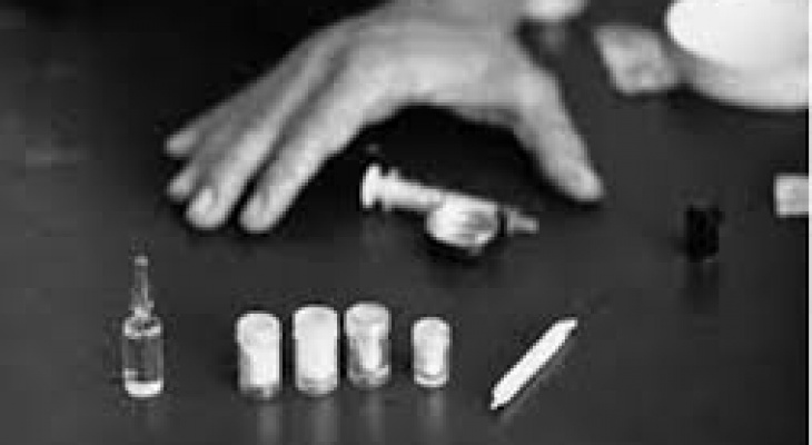 Người nghiện ma túy tổ chức cho người nghiện ma túy khác sử dụng trái phép chất ma túy có bị xử lý hình sự không?