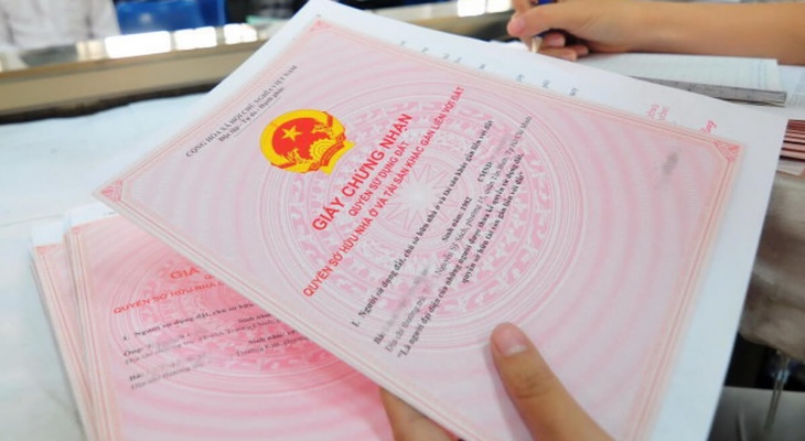 Chuyển nhượng đất hộ khi không có sự đồng ý của tất cả thành viên hộ gia đình.